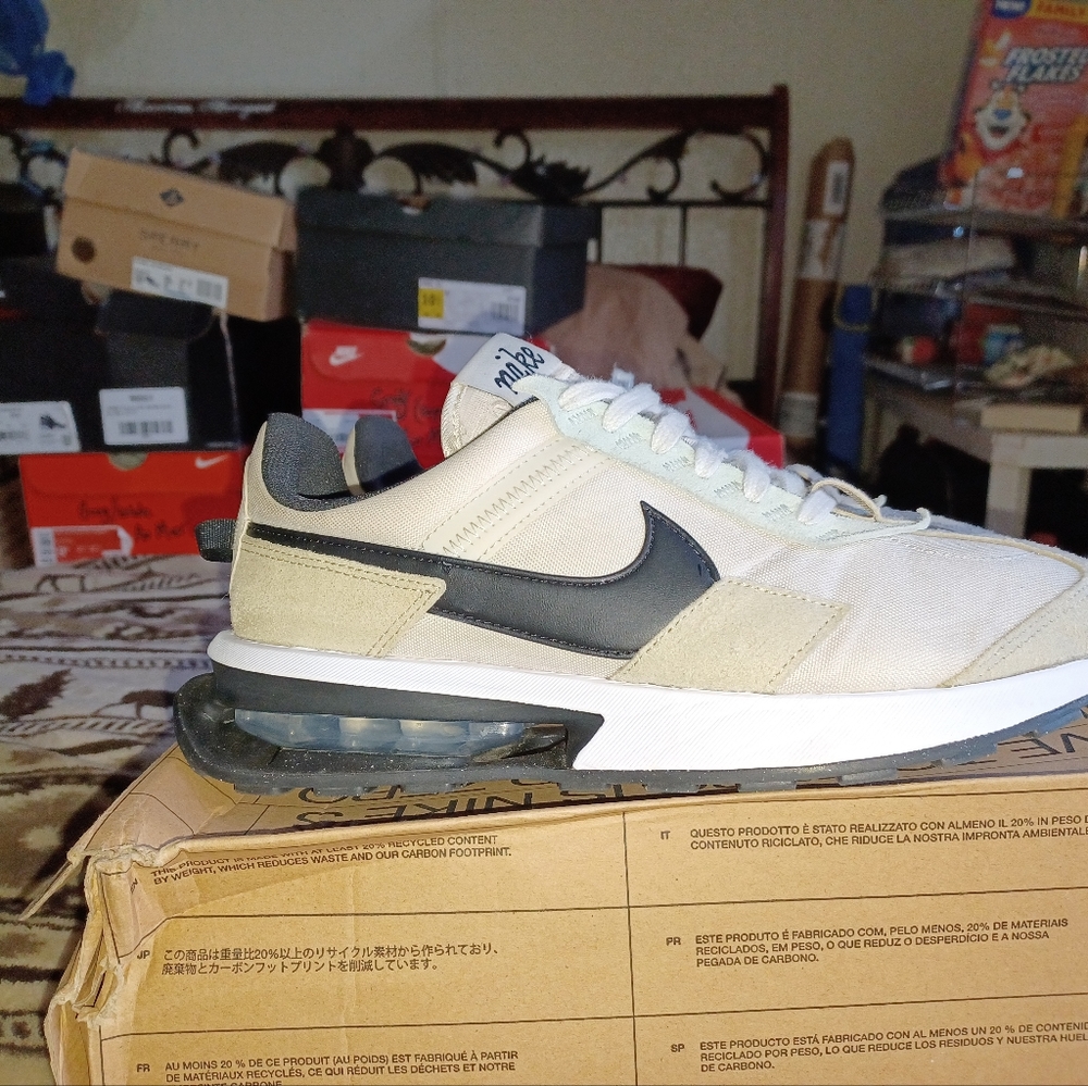 Nike Air Max Pre-Day men's size 9